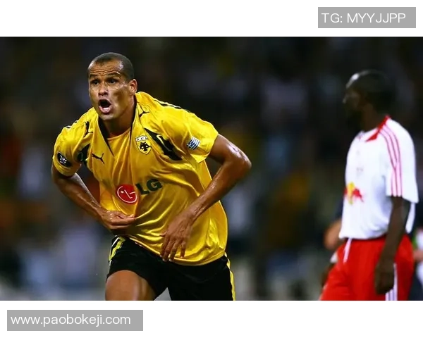 足球明星的卓越表现与无与伦比的魅力让世界为之倾倒的赞美之声